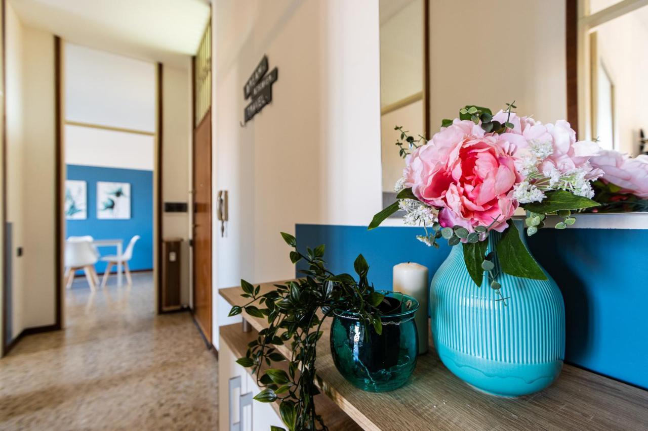 Blue Wave Apartment Arona - Lago Maggiore Eksteriør billede