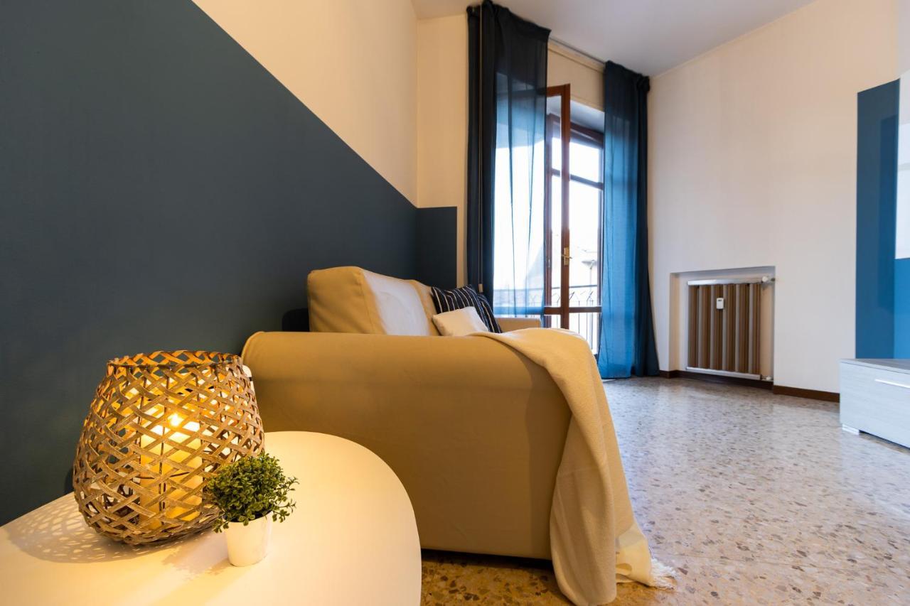 Blue Wave Apartment Arona - Lago Maggiore Eksteriør billede