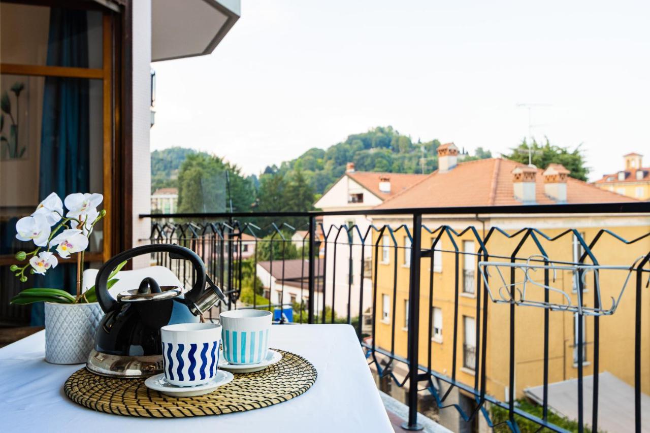 Blue Wave Apartment Arona - Lago Maggiore Eksteriør billede