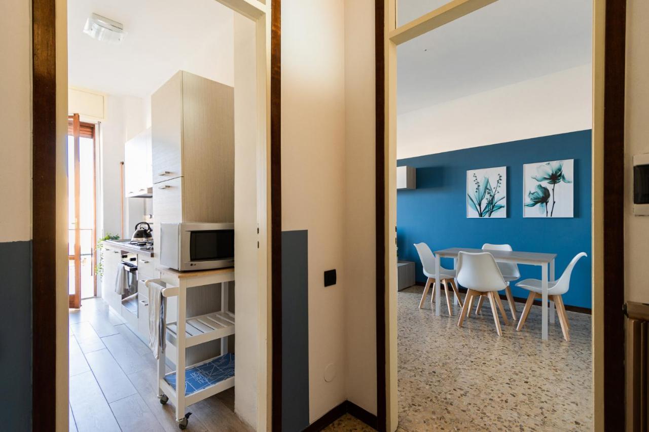 Blue Wave Apartment Arona - Lago Maggiore Eksteriør billede